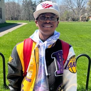 Meet your Posher, Robert